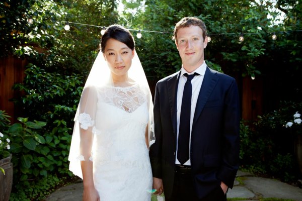 Mark Zuckerberg, la foto ufficiale delle nozze con Priscilla Chan