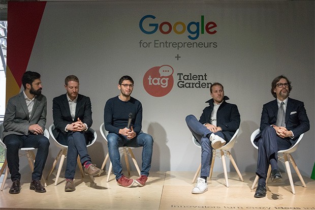 Davide Dattoli, fondatore e CEO di Talent Garden, con gli ospiti dell'evento