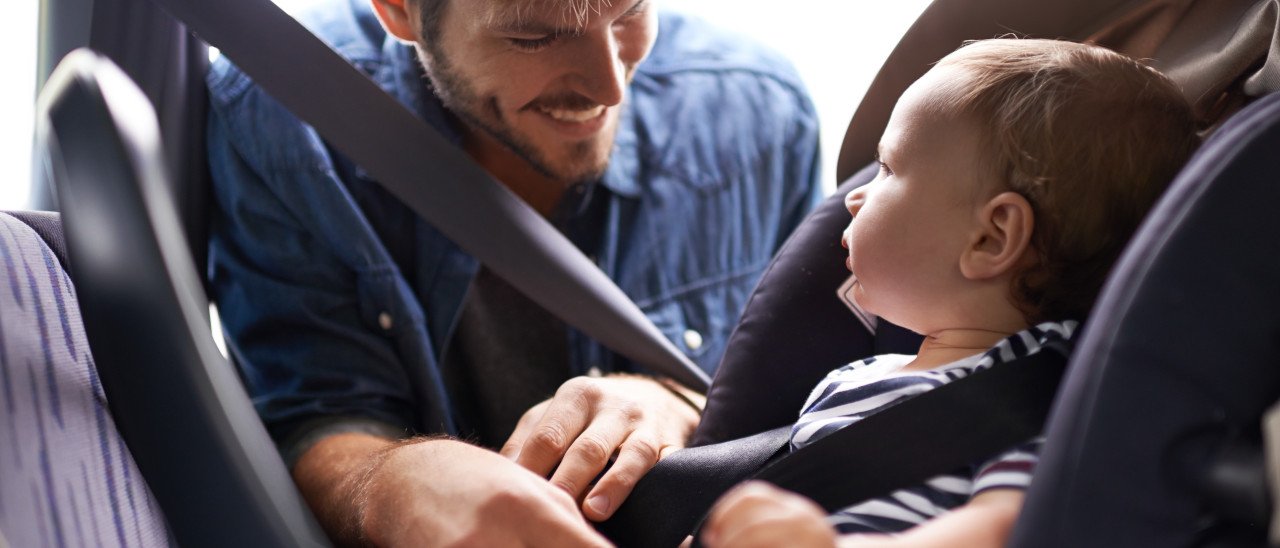 Bambino seggiolino in auto