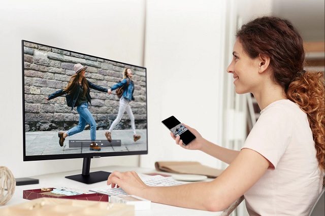 Smart Monitor Samsung M5 32 Full HD in offerta a 219,90 euro su  -  Webnews