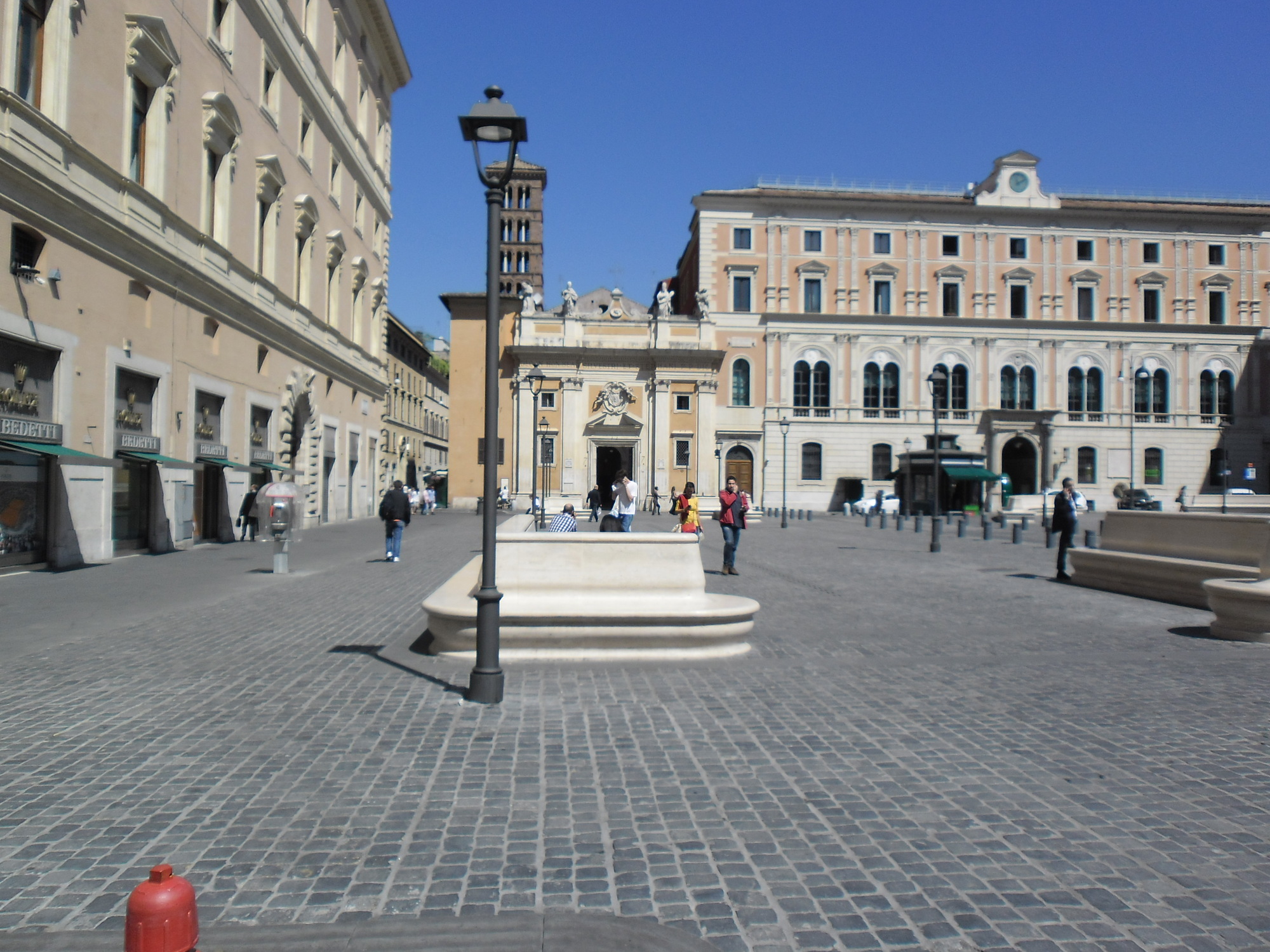 Piazza San Silvestro