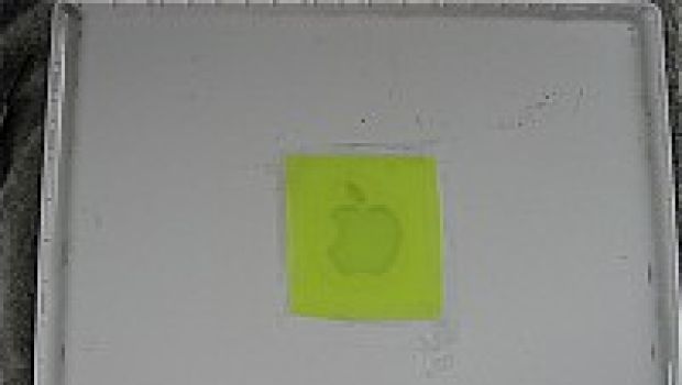 Modding your iBook's Apple Logo