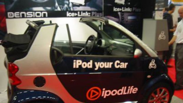 Apple Expo: iPod Your Car Stand