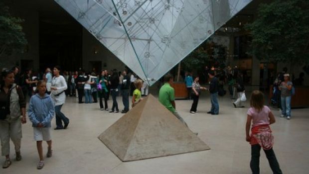 Un Apple Store al Louvre nel 2009