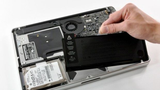 iFixit: cambiare batteria al MacBook Pro 13