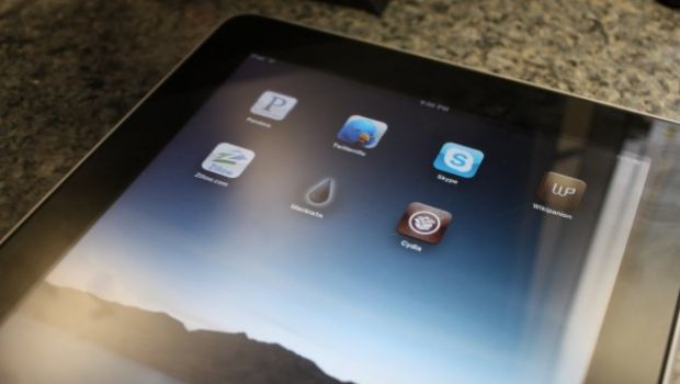 Jailbreak di iPad: l'icona di blackra1n appare sull'iPad