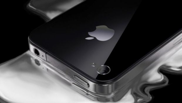 Apple cerca esperti per forgiare dispositivi in Liquidmetal