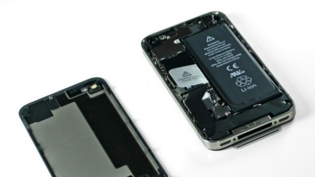 iFixit disseziona il nuovo iPhone 4S