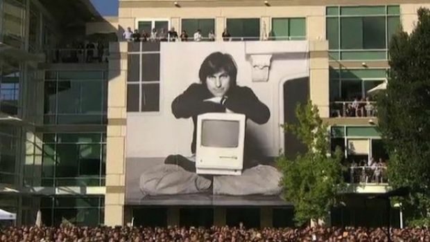 Online la cerimonia commemorativa per Steve Jobs