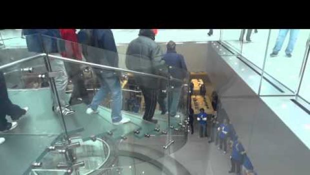 Apple Store 5th Avenue: video della riapertura col nuovo Glass Cube