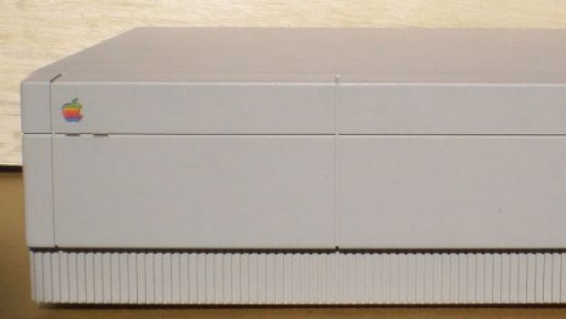 Rarissimo Apple Multiserver di metà anni '80 in asta su eBay e altri pezzi d'antiquariato