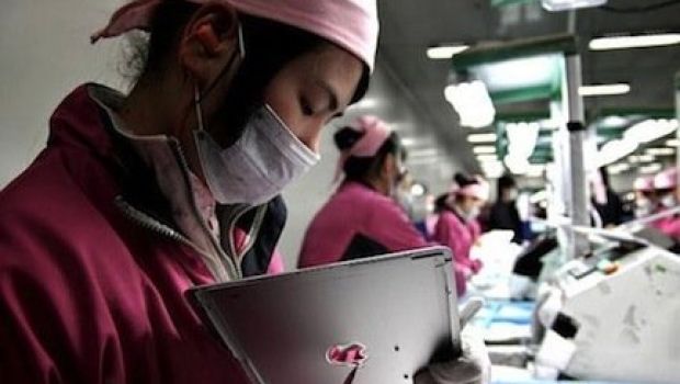 Reportage Foxconn: l'iPhone è praticamente fatto a mano