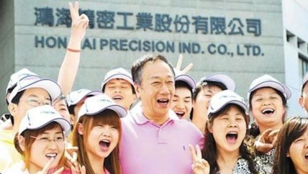 Foxconn raddoppierà i salari in Cina entro il 2013