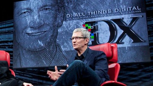 Tim Cook: Facebook su iOS e migliorie per Siri in arrivo