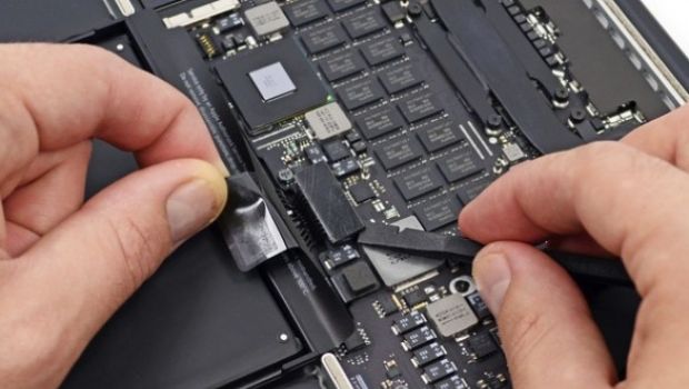 iFixit pubblica la guida per smontare i MacBook Pro Retina