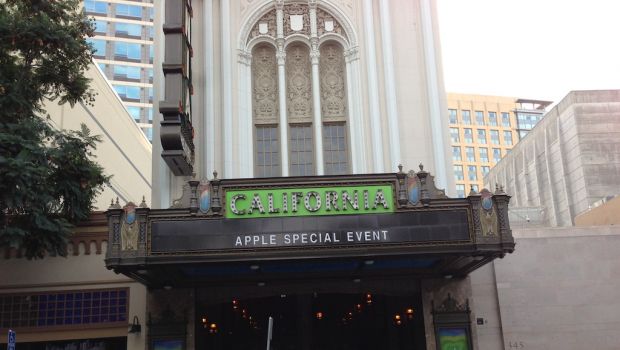 Evento iPad mini: preparativi in corso al California Theatre