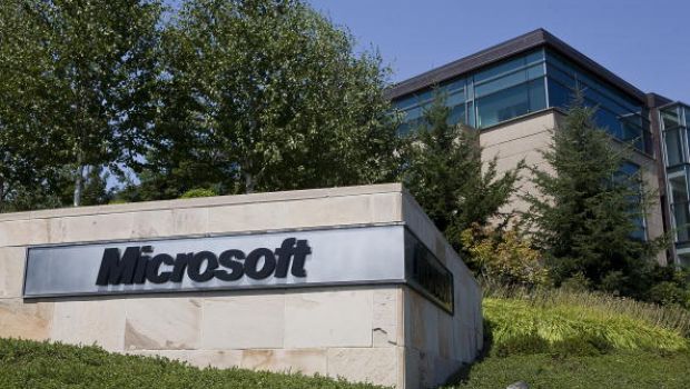 Microsoft costretta a corteggiare gli sviluppatori iOS