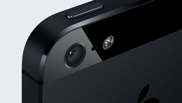 iPhone 5S con fotocamera da 12 megapixel e funzionalità notturna