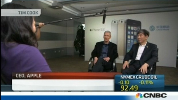 Per l'iPhone in Cina, Tim Cook si fa anche intervistare in TV