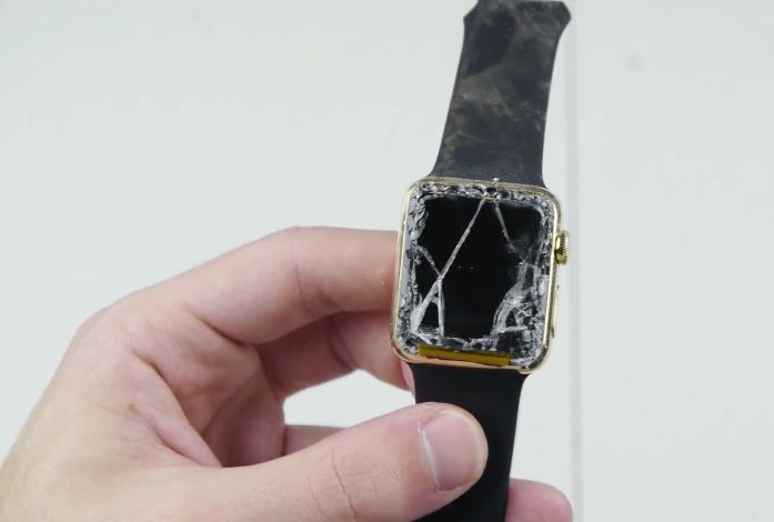 Un Apple Watch Edition distrutto da due magneti [VIDEO]