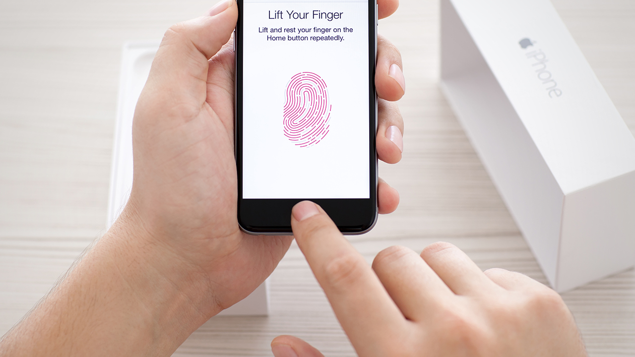 iPhone, ogni utente sblocca il Touch ID 80 volte al giorno