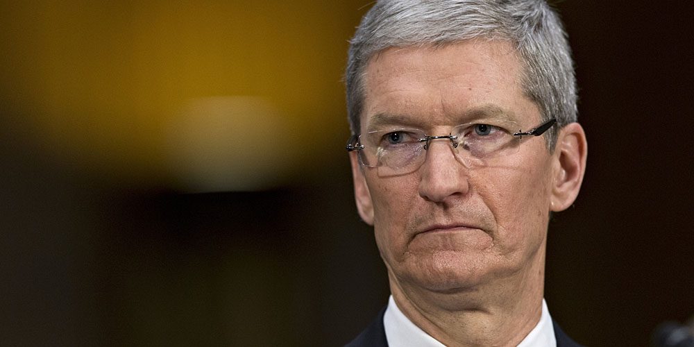 Tim Cook, stipendio ridotto per gli obiettivi mancati di Apple