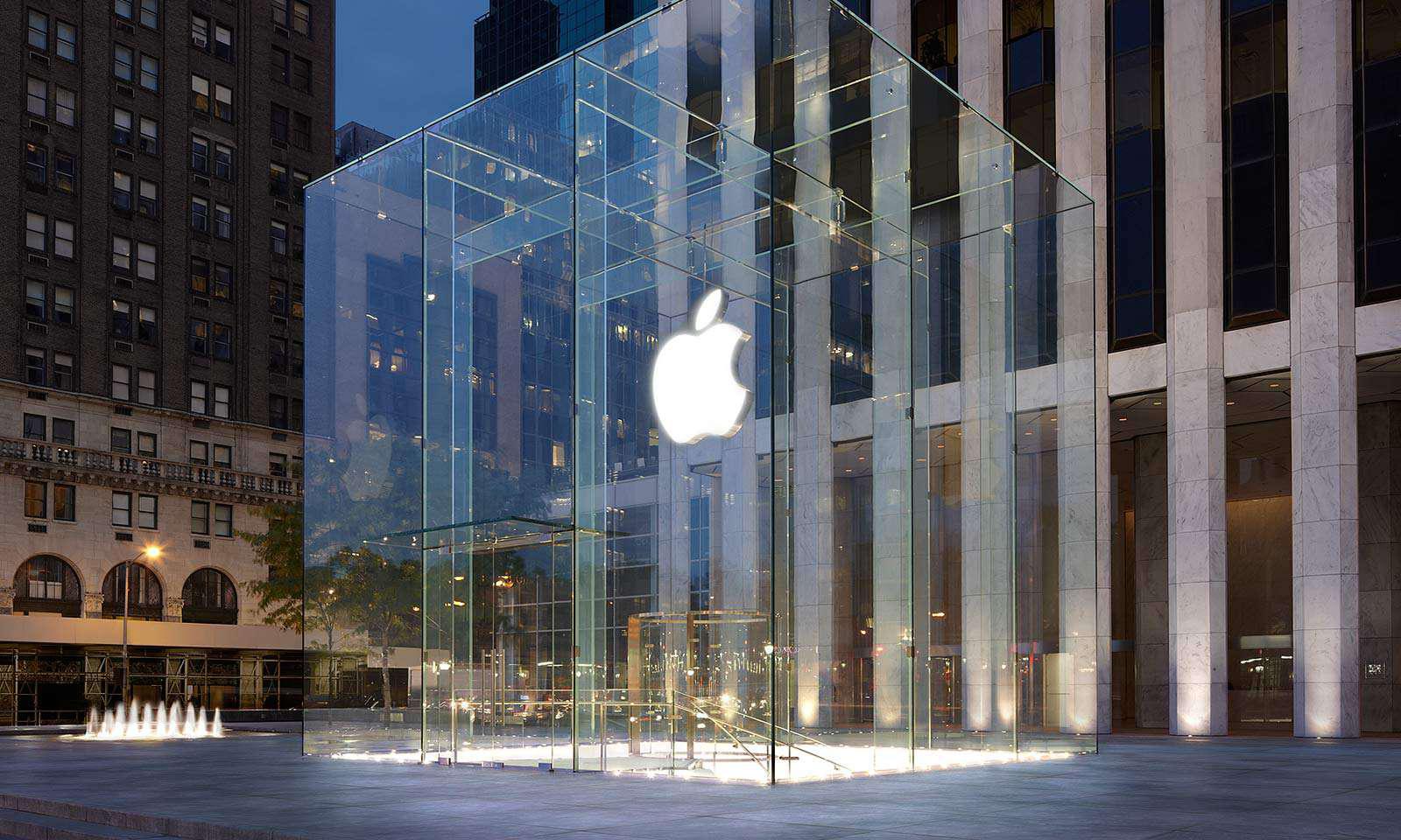 Apple smantellerà l'iconico cubo in vetro dell'Apple Store di New York