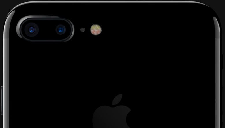 Flash iPhone: 5 usi che non c'entrano niente con la fotografia