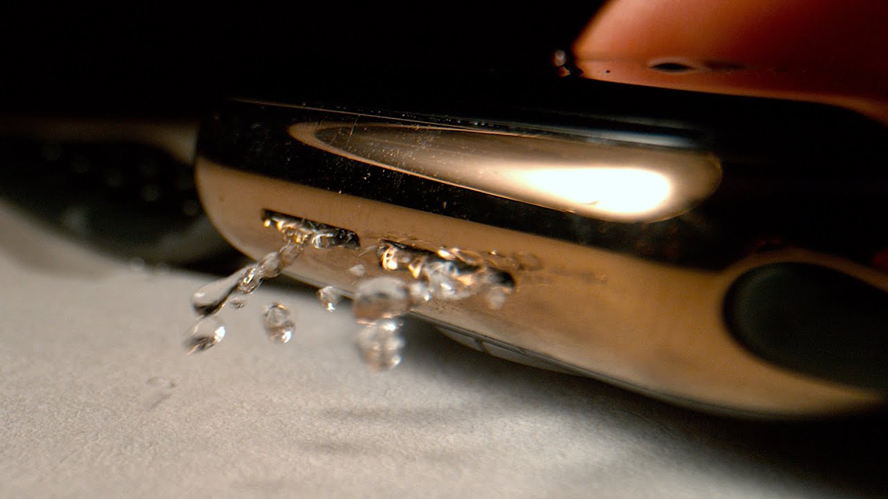 Apple Watch, ecco come espelle l'acqua (in Slow Motion)