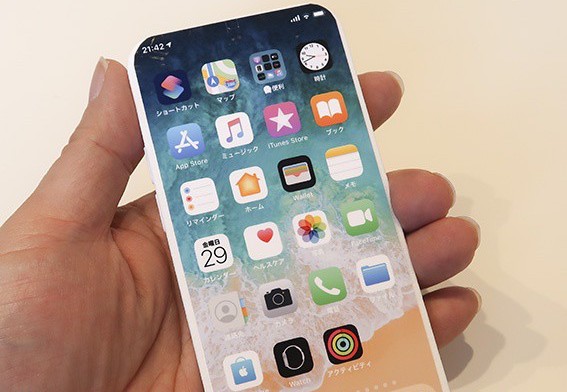 iPhone 13, spuntano foto e video di un modellino