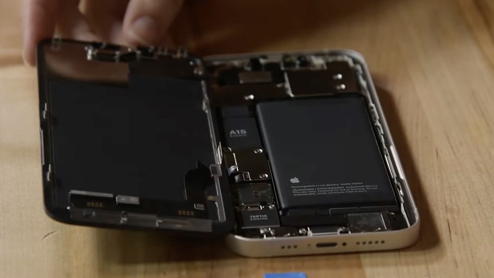 iPhone 14, super batteria con la tecnologia delle Auto Elettriche Samsung