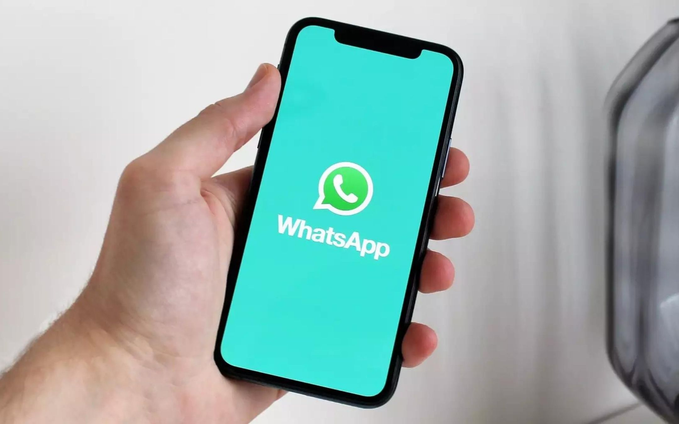 WhatsApp: come programmare l'invio di messaggi su iPhone