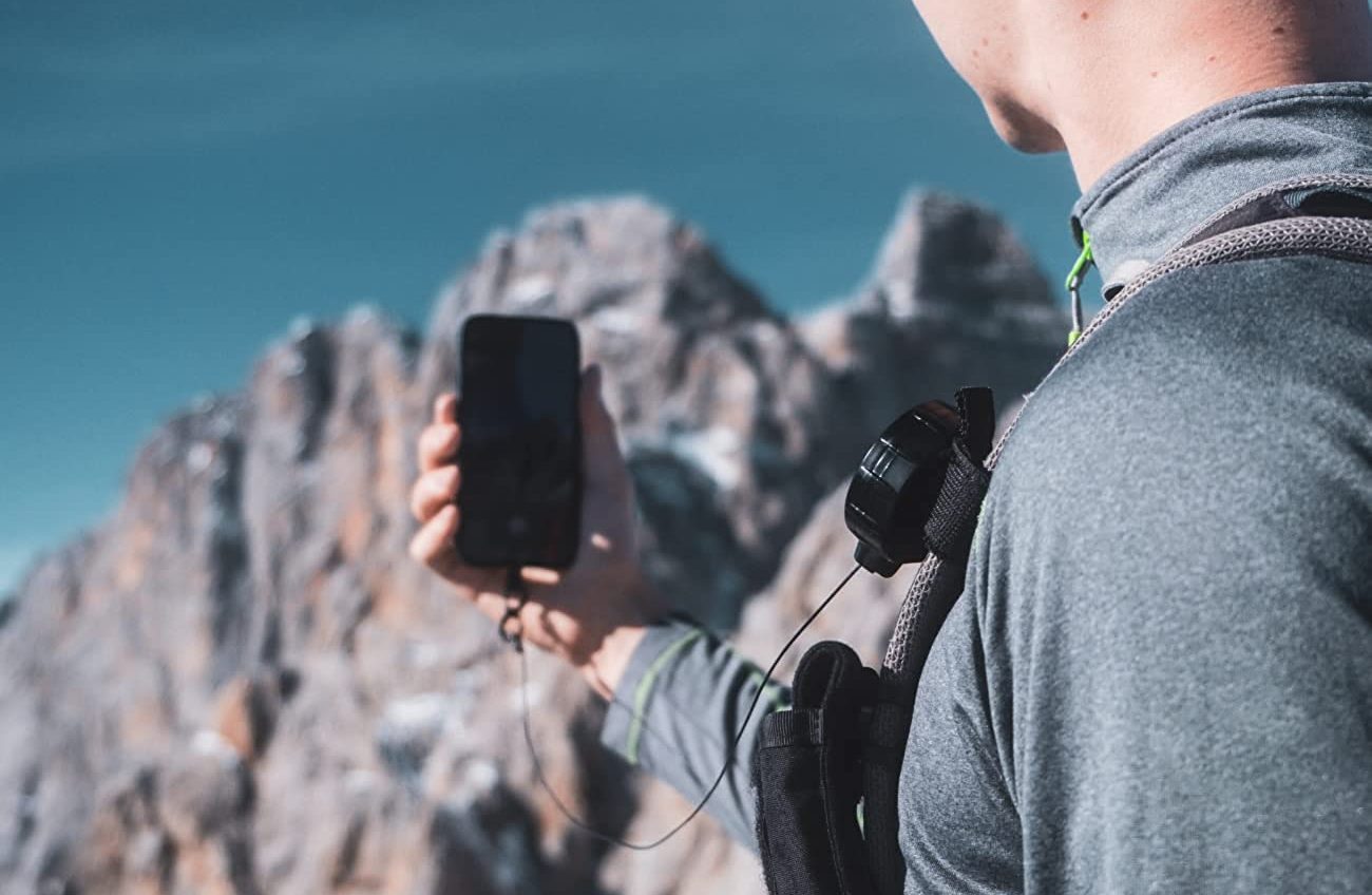 Custodia retrattile per iPhone: l'ideale per escursioni in montagna