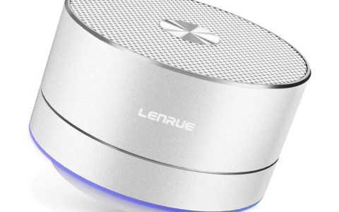 Lenrue mini Cassa wireless con LED a 19€