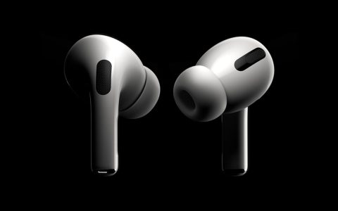 Apple AirPods Pro con custodia di ricarica MagSafe in offerta su Amazon