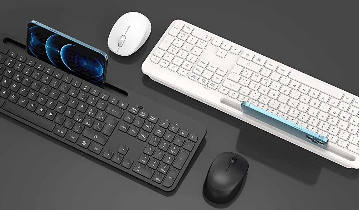 Kit tastiera (con porta-iPad) e mouse wireless: Offerta sconto 18%