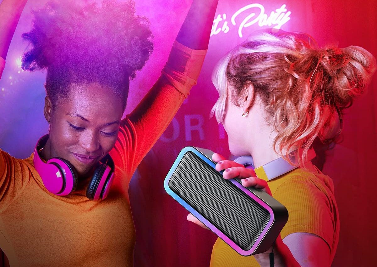 Altoparlante Bluetooth con luci RGB: SCONTO del 50% con COUPON