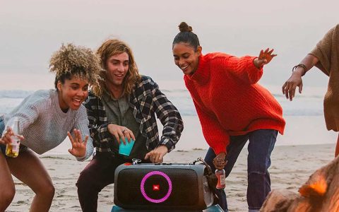 Speaker Bluetooth JBL PartyBox On-The-Go: crea festa e karaoke ovunque