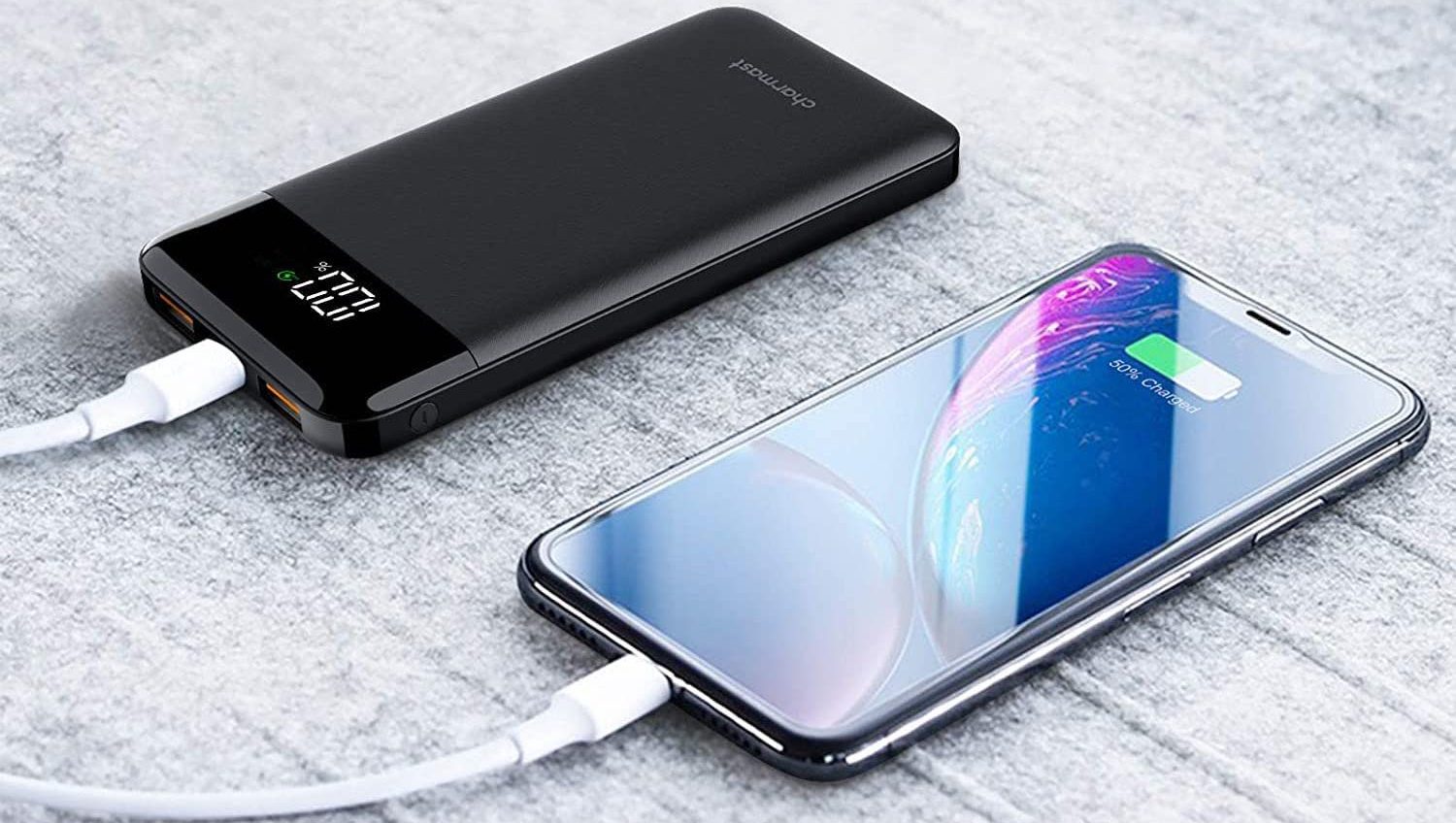 PowerBank, capiente, veloce, con display e 4 USB: in Offerta a -20%