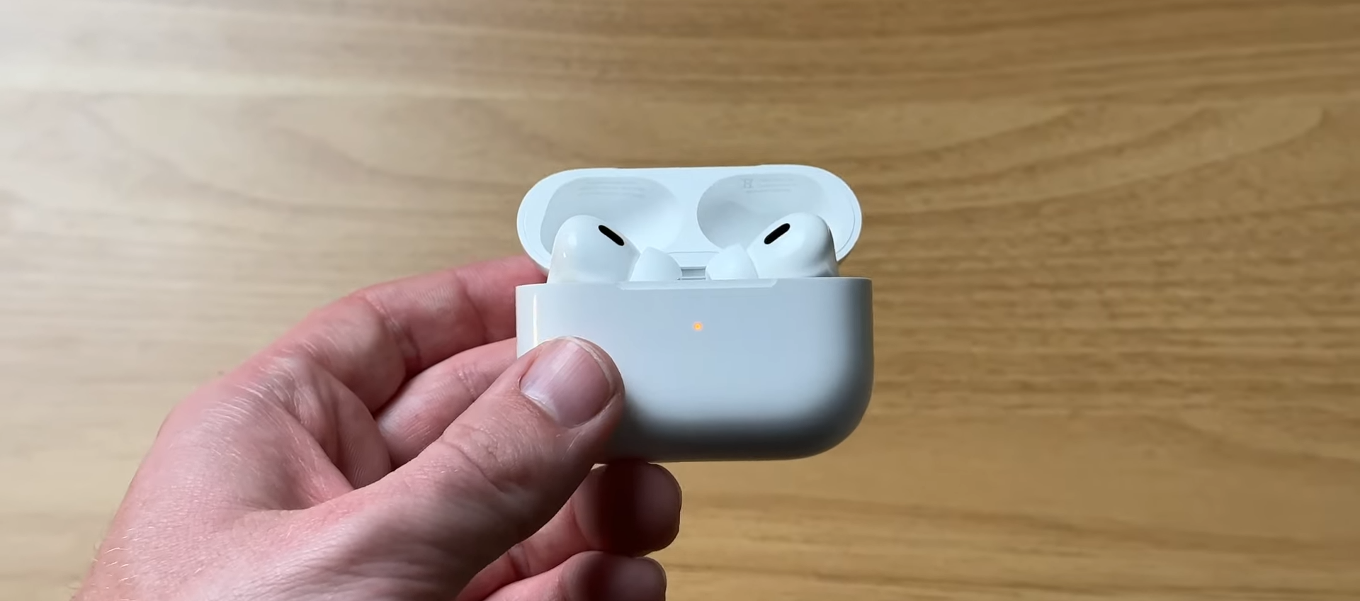 AirPods Pro 2 colpiti da un BUG: no, non devi sostituire urgentemente la batteria