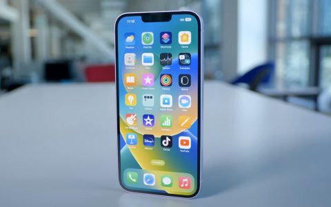 iPhone 14 Plus, oggi è il SUO GIORNO: promosso o bocciato?