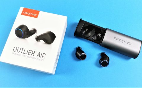 Offerte Natale Amazon: SCONTO 41% su auricolari wireless Creative Outlier Air V3