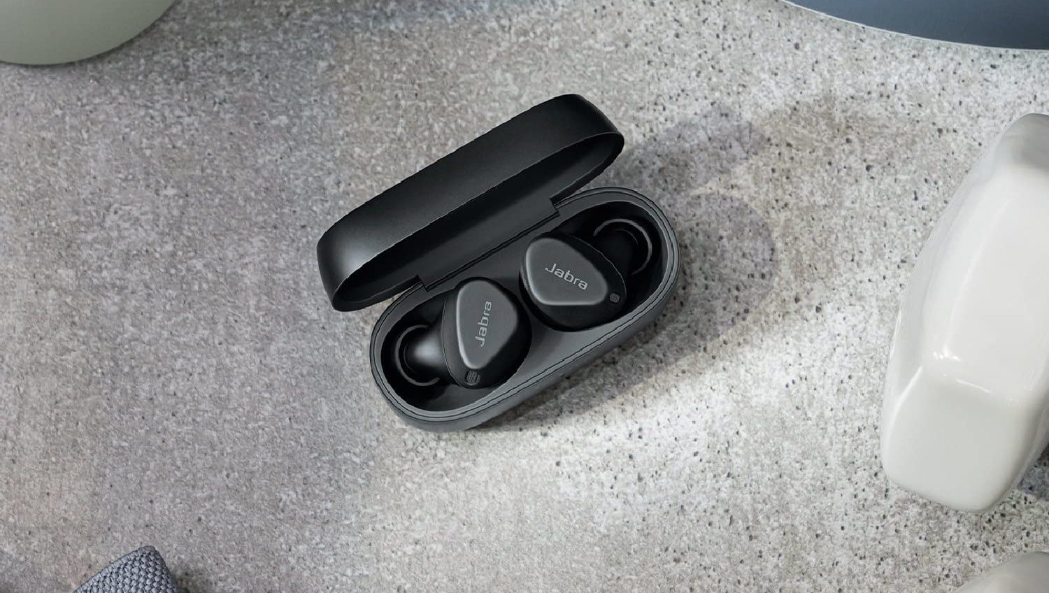 Jabra Elite 4 Active: ottimi auricolari wireless in OFFERTA su Amazon