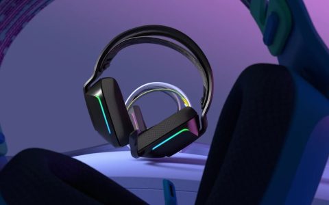 Logitech G733 LIGHTSPEED: Amazon cala ancora il prezzo delle cuffie wireless