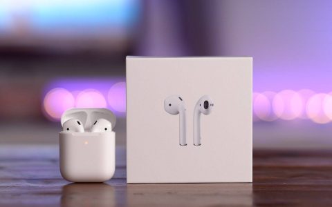 CROLLA IL PREZZO degli Apple AirPods: ne rimangono POCHISSIMI!