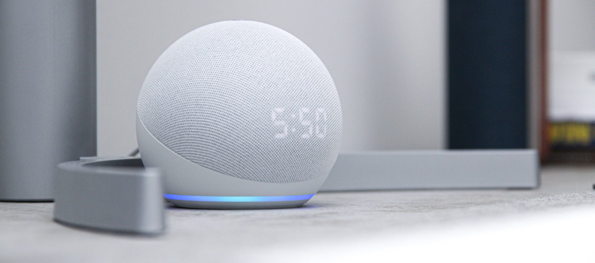 Rendi smart tutta casa con Echo Dot: oggi è in MEGA OFFERTA!