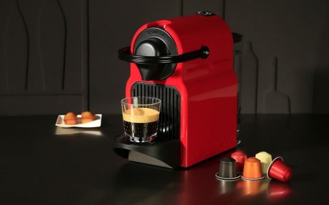 Caffè come al BAR con la Macchina da caffè Nespresso: oggi in SCONTO FOLLE!