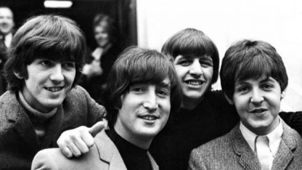 Il bundle di Beatles: Rock Band in dettaglio