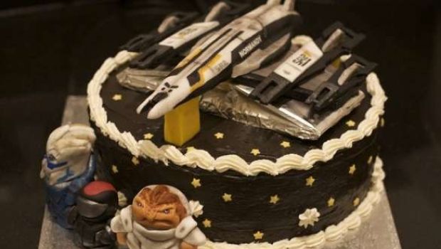 Mass Effect 2: la torta di compleanno definitiva
